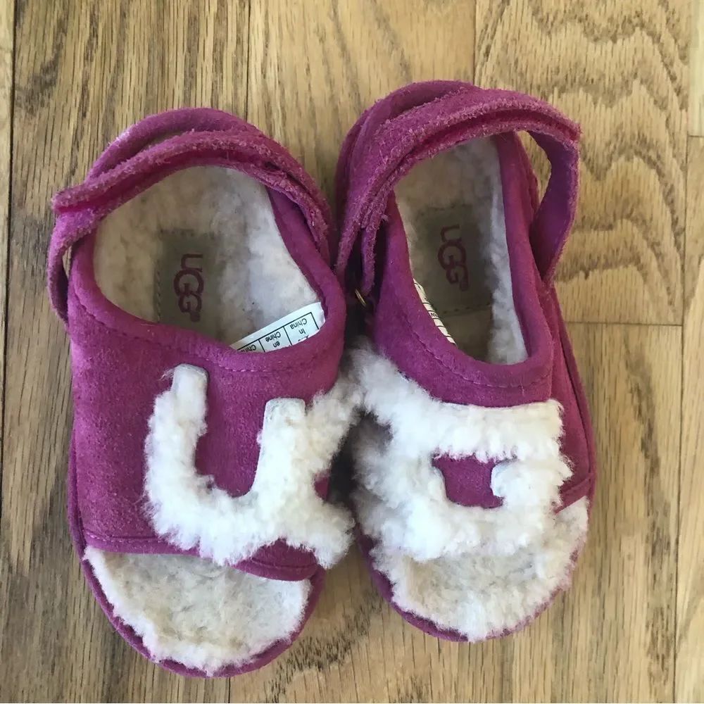 UGG Sandals Size 8 - Picture 2 of 7